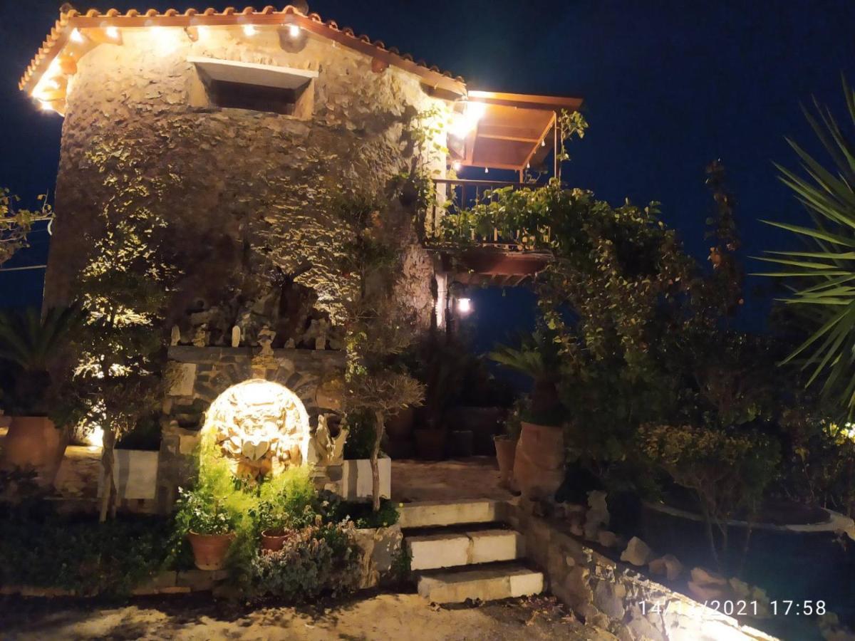 Traditional Windmill-milos Holiday home *