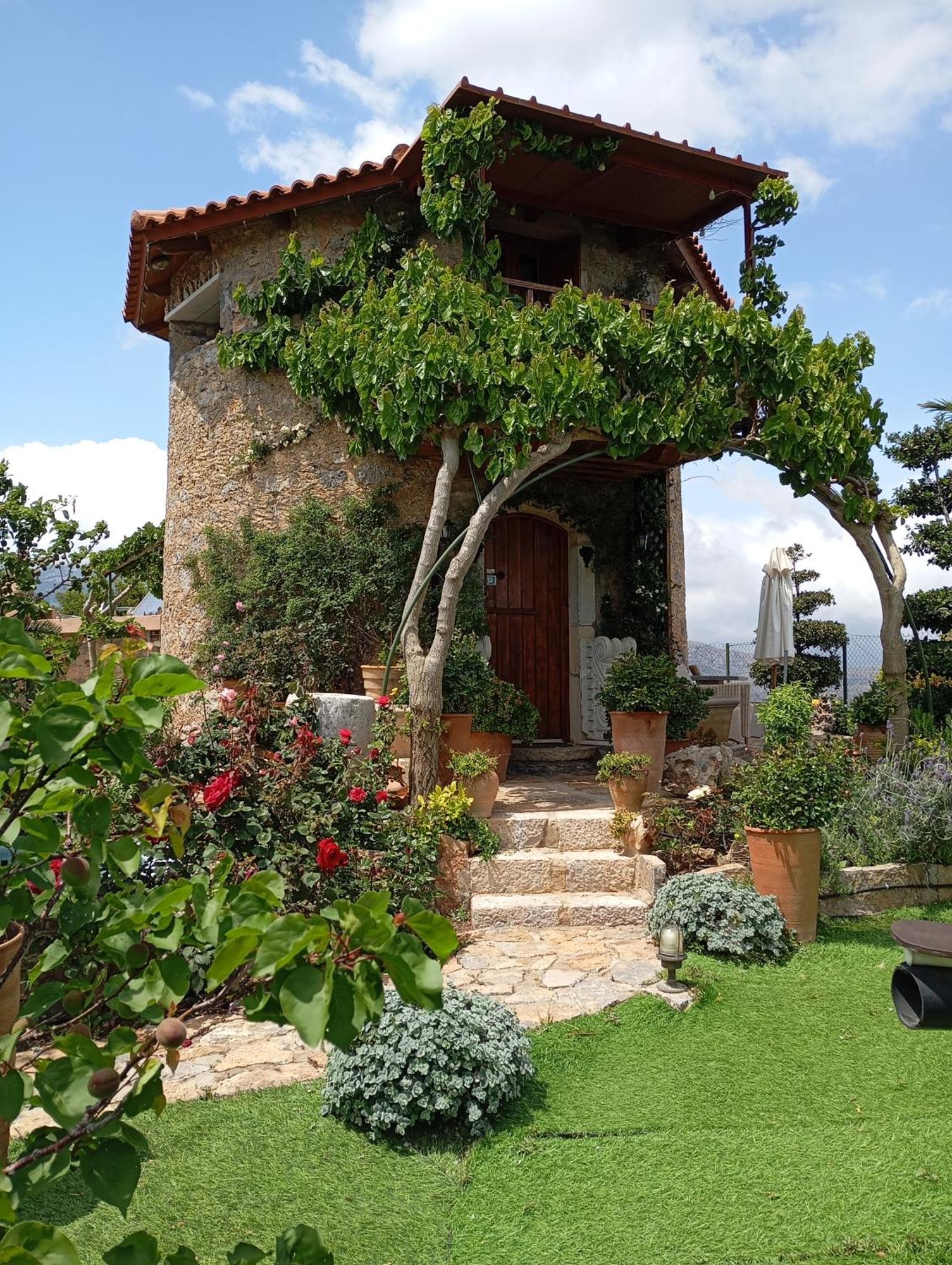 Holiday home Traditional Windmill-milos Kroustas